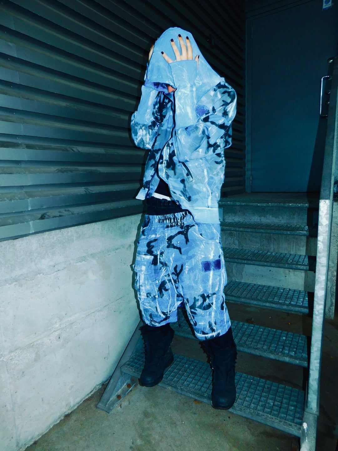 “NAVY” Drop-crotch shorts