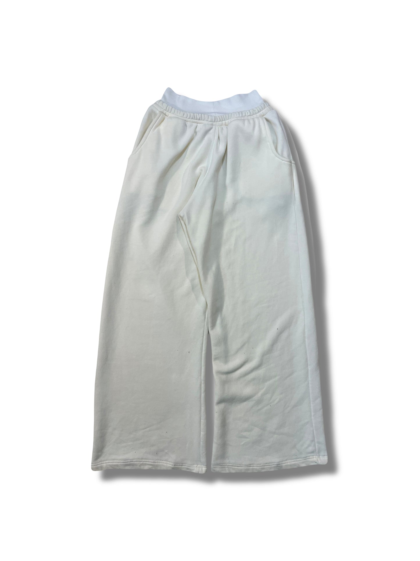 White sweatpants 233+